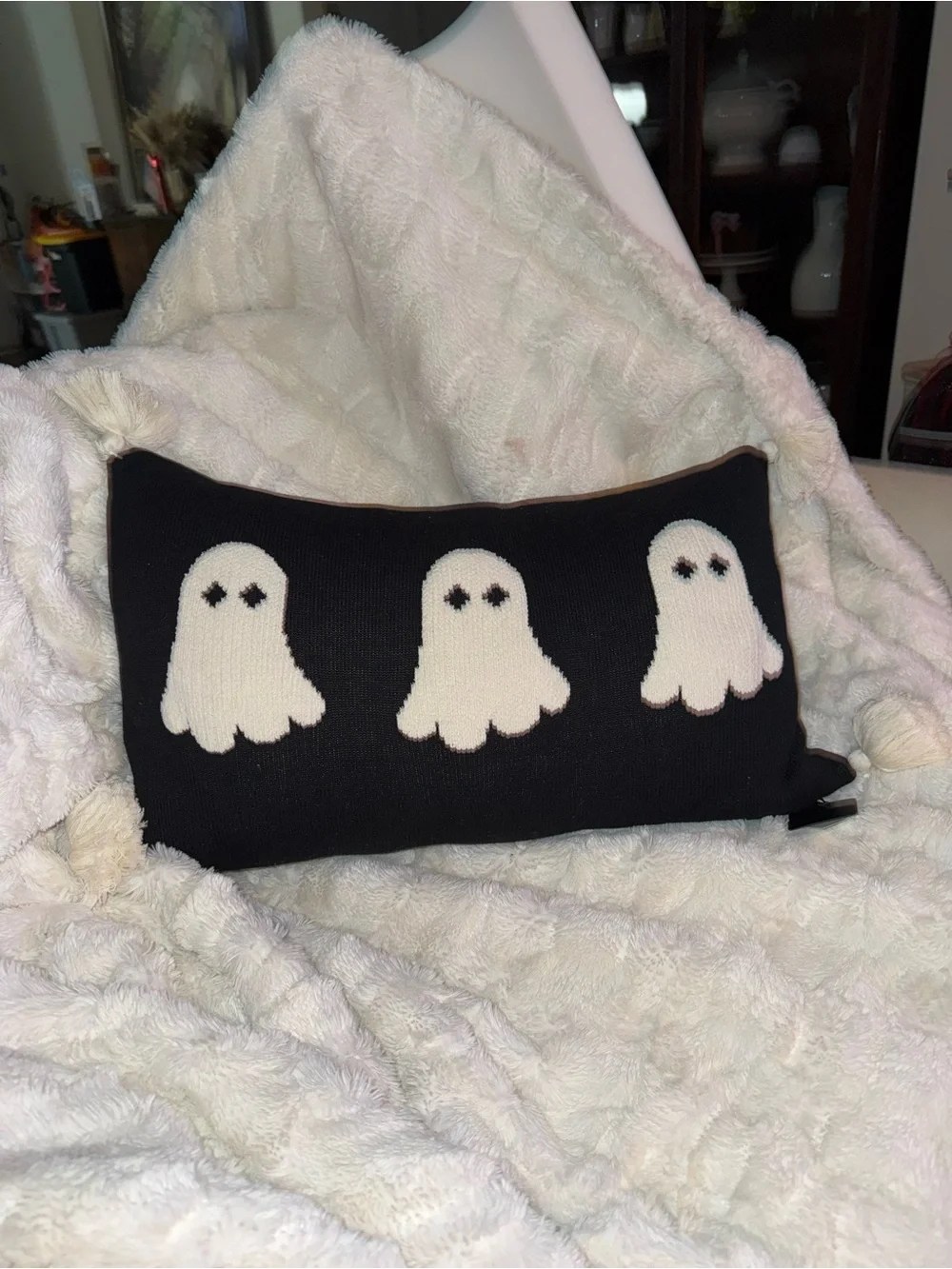 Halloween-Magaschoni- black with white ghosts and tassels